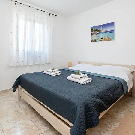 Holiday home Secluded Fisherman's Cove Soline, Pasman - 8222