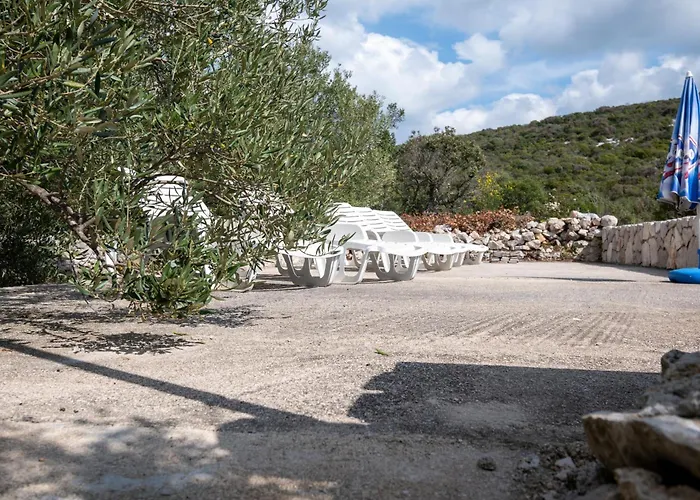 Secluded Fisherman's Cove Soline, Pasman - 8222 בית נופש *
